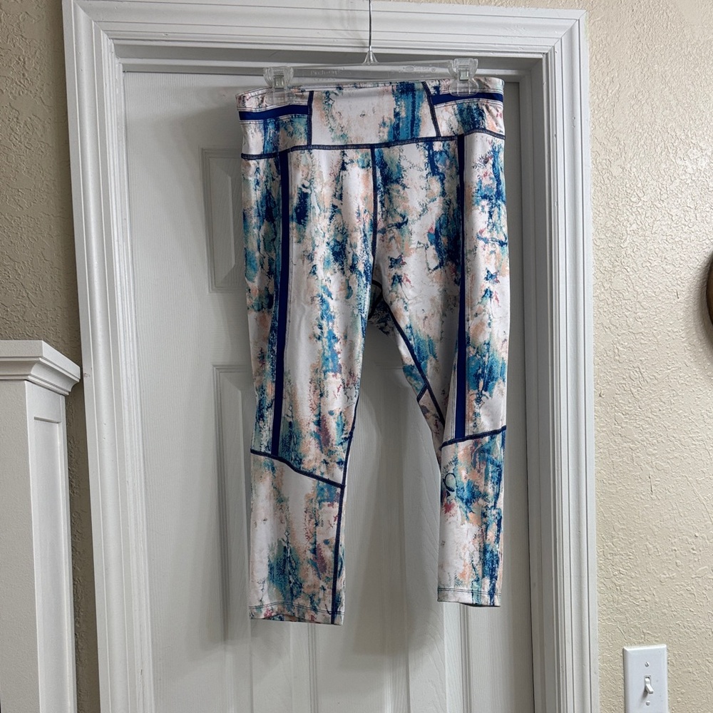 *make offer* Women’s Multicolor cropped Leggings